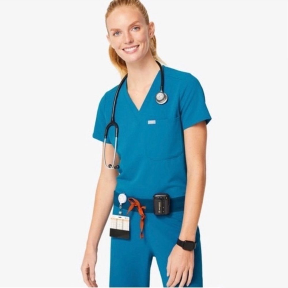 Figs Slim Catarina One-Pocket Scrub Top Alps blue